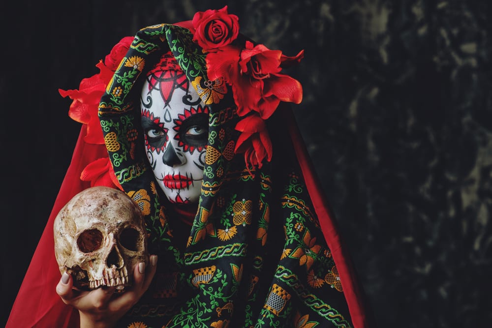 Halloween-Like Traditions - Dia de los muertos