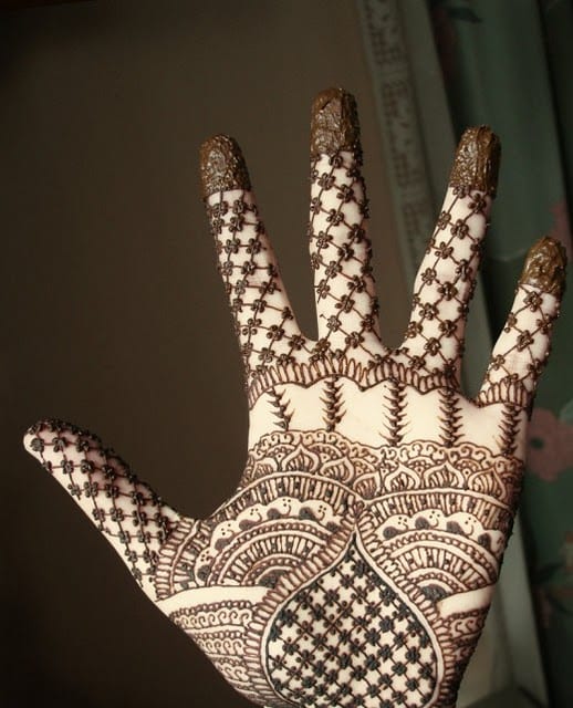 30 Easy Henna Mehndi Designs That You Can Draw Yourself Listaka