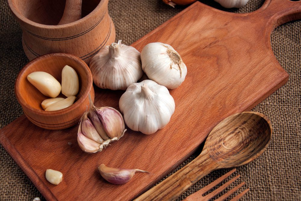 Foods to Avoid When Breastfeeding - Garlic